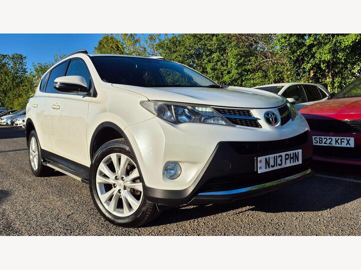 Toyota RAV4 2.2 D-CAT Invincible Auto 4WD Euro 5 5dr