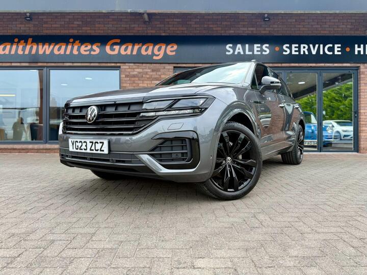 Volkswagen Touareg 3.0 TDI V6 Black Edition Tiptronic 4Motion Euro 6 (s/s) 5dr