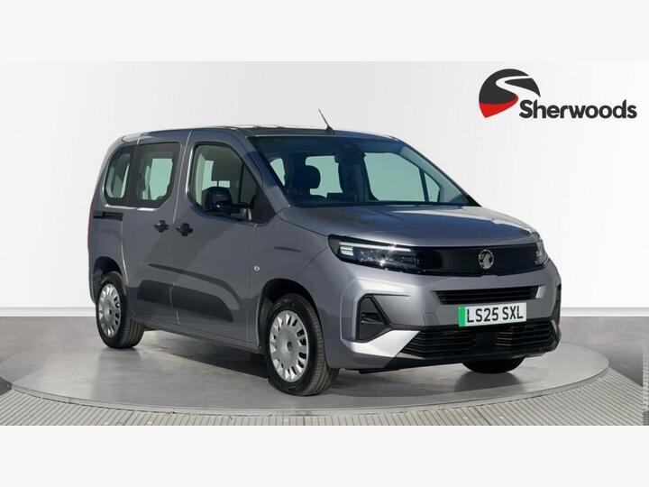 Vauxhall Combo Life Electric 52kWh Design Auto 5dr (7.4kW Charger) Vauxhall Combo Life Electric 52kWh Design Auto 5dr (7.4kW Charger)