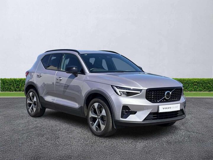 Volvo XC40 2.0 B4 MHEV Plus Dark DCT Auto Euro 6 (s/s) 5dr