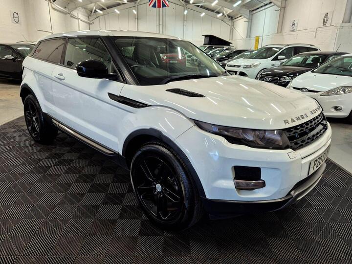 Land Rover Range Rover Evoque 2.2 ED4 Pure Tech FWD Euro 5 (s/s) 3dr Land Rover Range Rover Evoque 2.2 ED4 Pure Tech FWD Euro 5 (s/s) 3dr