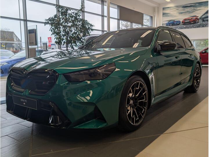 BMW M5 4.4 22.1kWh Touring Steptronic XDrive Euro 6 (s/s) 5dr