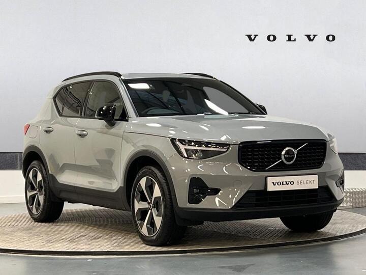 Volvo XC40 2.0 B3 MHEV Plus DCT Auto Euro 6 (s/s) 5dr