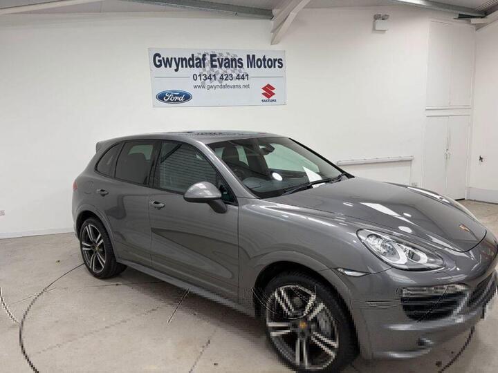 Porsche Cayenne 4.2 TD V8 S TiptronicS 4WD Euro 5 (s/s) 5dr Porsche Cayenne 4.2 TD V8 S TiptronicS 4WD Euro 5 (s/s) 5dr