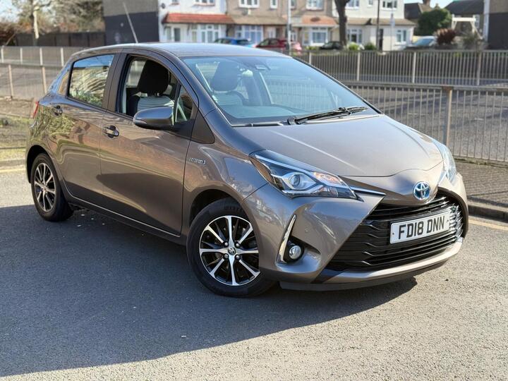 Toyota Yaris 1.5 VVT-h Icon Tech E-CVT Euro 6 (s/s) 5dr