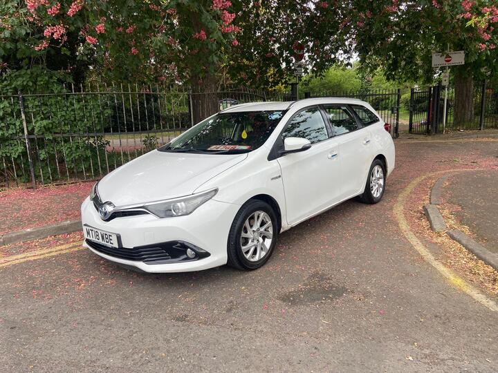 Toyota Auris 1.8 VVT-h Icon Tech Touring Sports CVT Euro 6 (s/s) 5dr
