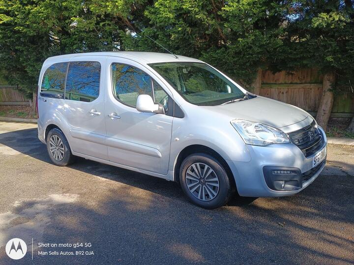 Peugeot Partner Tepee 1.6 BlueHDi Active ETG Euro 6 (s/s) 5dr Peugeot Partner Tepee 1.6 BlueHDi Active ETG Euro 6 (s/s) 5dr