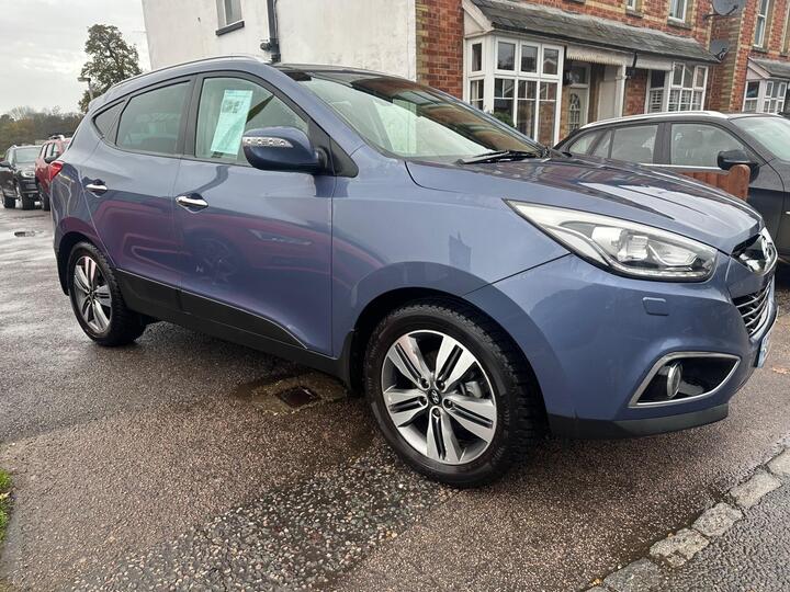 Hyundai Ix35 1.7 CRDi Premium Panorama Euro 5 (s/s) 5dr Hyundai Ix35 1.7 CRDi Premium Panorama Euro 5 (s/s) 5dr