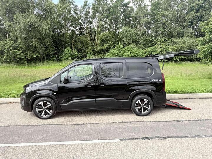 Peugeot Rifter Horizon GT EAT8 XL AUTOMATIC 5 SEATS Wheelchair Accessible Vehicle WAV Peugeot Rifter Horizon GT EAT8 XL AUTOMATIC 5 SEATS Wheelchair Accessible Vehicle WAV