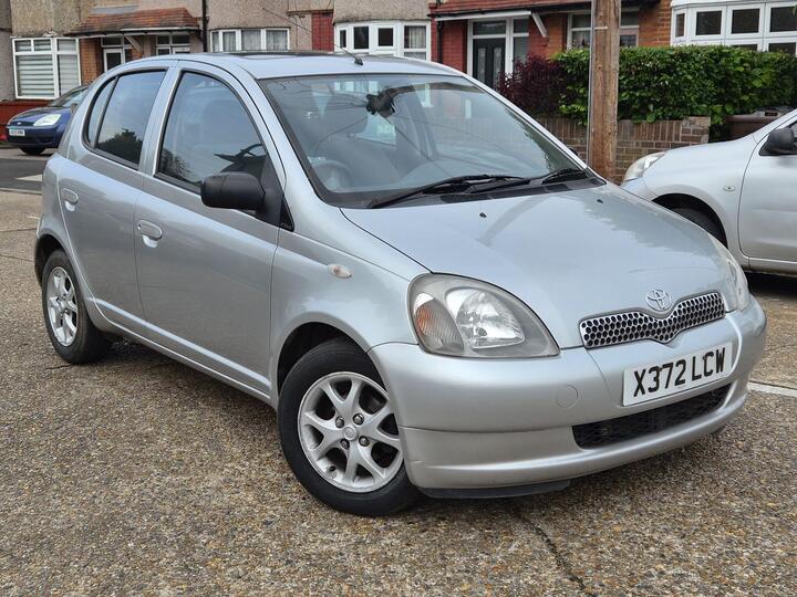 Toyota Yaris 1.3 VVT-i 16v CDX 5dr