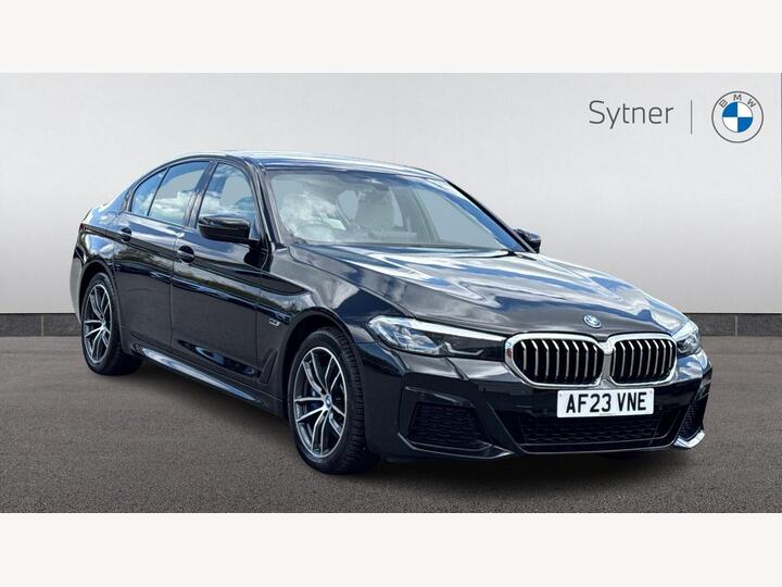 BMW 5 Series 2.0 530e 12kWh M Sport Steptronic Euro 6 (s/s) 4dr BMW 5 Series 2.0 530e 12kWh M Sport Steptronic Euro 6 (s/s) 4dr