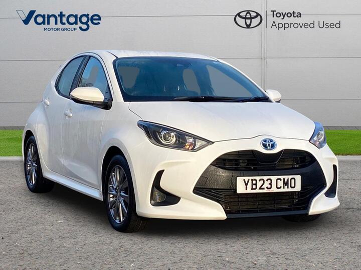 Toyota Yaris 1.5 VVT-h Icon E-CVT Euro 6 (s/s) 5dr Toyota Yaris 1.5 VVT-h Icon E-CVT Euro 6 (s/s) 5dr
