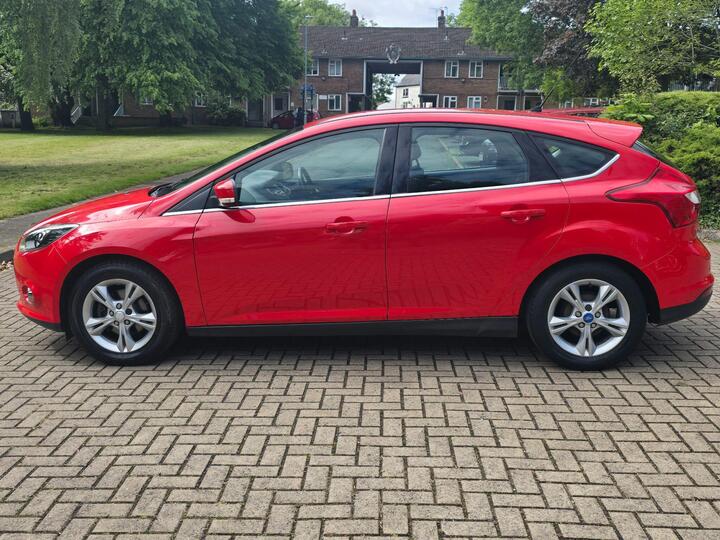 Ford Focus 1.0T EcoBoost Zetec Euro 5 (s/s) 5dr
