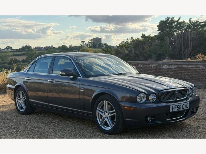 Jaguar XJ 2.7 TD Sovereign 4dr