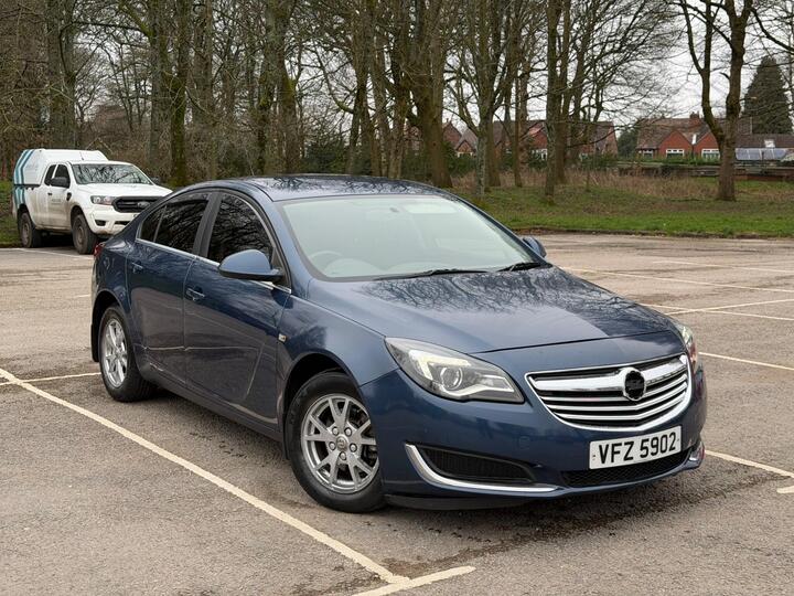 Vauxhall Insignia 2.0 CDTi EcoFLEX Design Euro 5 (s/s) 5dr Vauxhall Insignia 2.0 CDTi EcoFLEX Design Euro 5 (s/s) 5dr