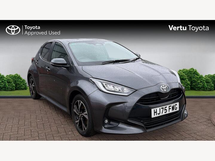 Toyota Yaris 1.5 VVT-h Design E-CVT Euro 6 (s/s) 5dr
