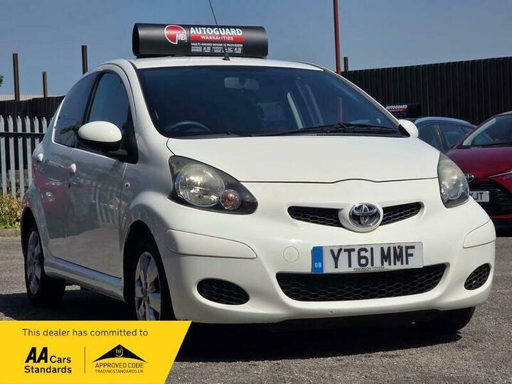 Toyota AYGO 1.0 VVT-i Go Euro 5 5dr Toyota AYGO 1.0 VVT-i Go Euro 5 5dr