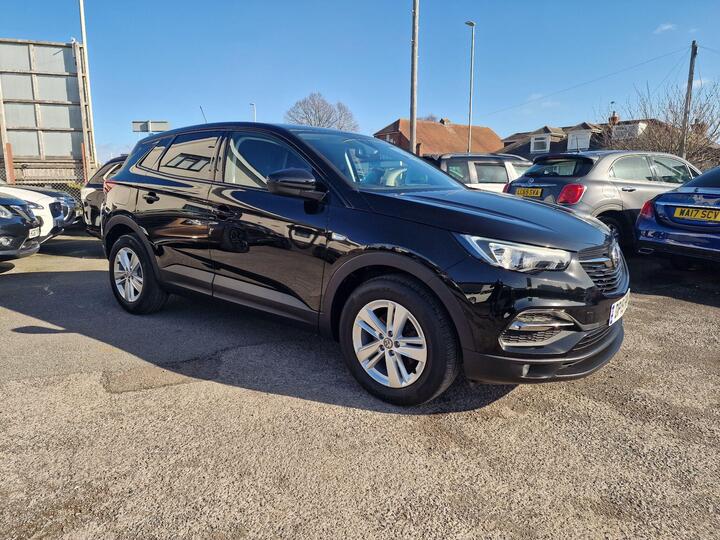 Vauxhall Grandland X 1.5 Turbo D BlueInjection SE Auto Euro 6 (s/s) 5dr