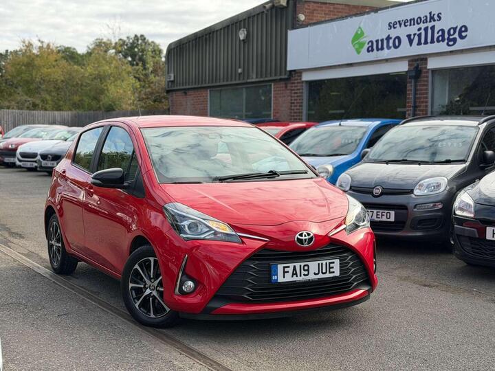 Toyota YARIS 1.5 VVT-i Icon Tech Euro 6 5dr