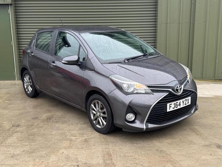 Toyota Yaris 1.33 Dual VVT-i Icon Euro 5 5dr Toyota Yaris 1.33 Dual VVT-i Icon Euro 5 5dr