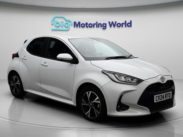 Toyota Yaris 1.5 VVT-h Design E-CVT Euro 6 (s/s) 5dr