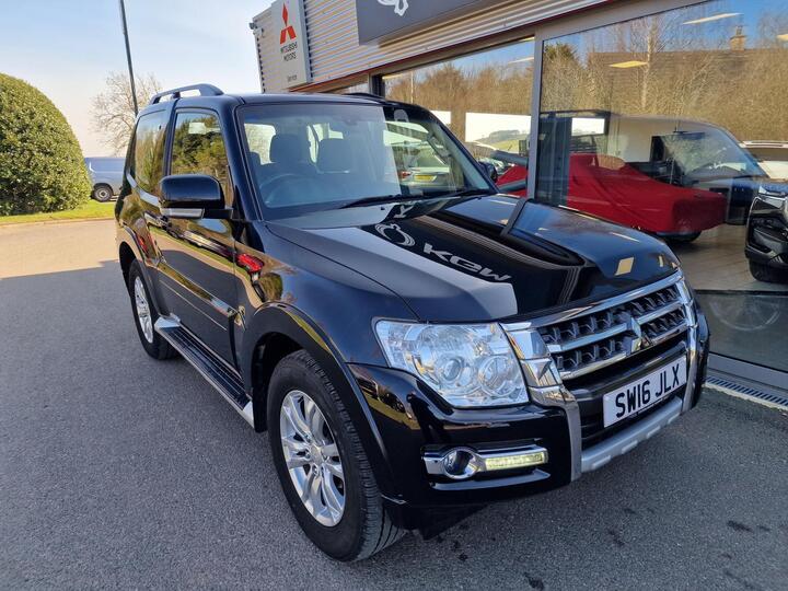 Mitsubishi Shogun 3.2 DI-DC SG2 Auto 4WD Euro 6 3dr SWB Mitsubishi Shogun 3.2 DI-DC SG2 Auto 4WD Euro 6 3dr SWB