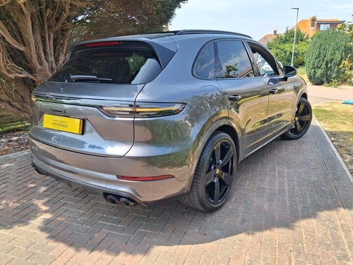 Porsche Cayenne 2.9T V6 S TiptronicS 4WD Euro 6 (s/s) 5dr