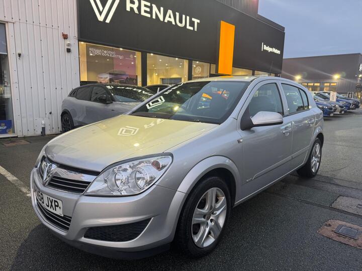 Vauxhall Astra 1.6i 16v Club 5dr Vauxhall Astra 1.6i 16v Club 5dr