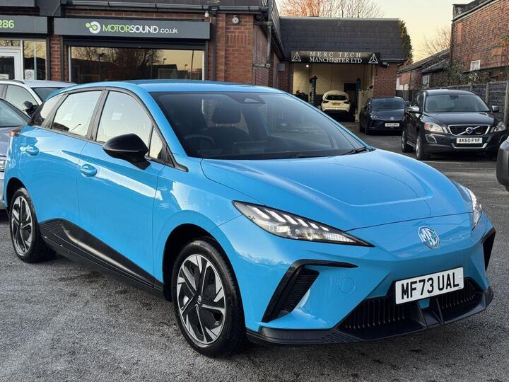 MG MG 4 64kWh SE Long Range Auto 5dr