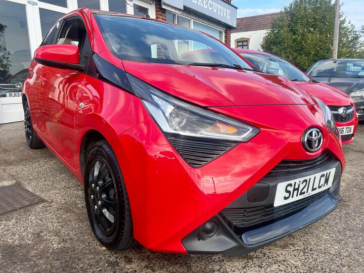 Toyota AYGO 1.0 VVT-i X-play Euro 6 5dr (Safety Sense)