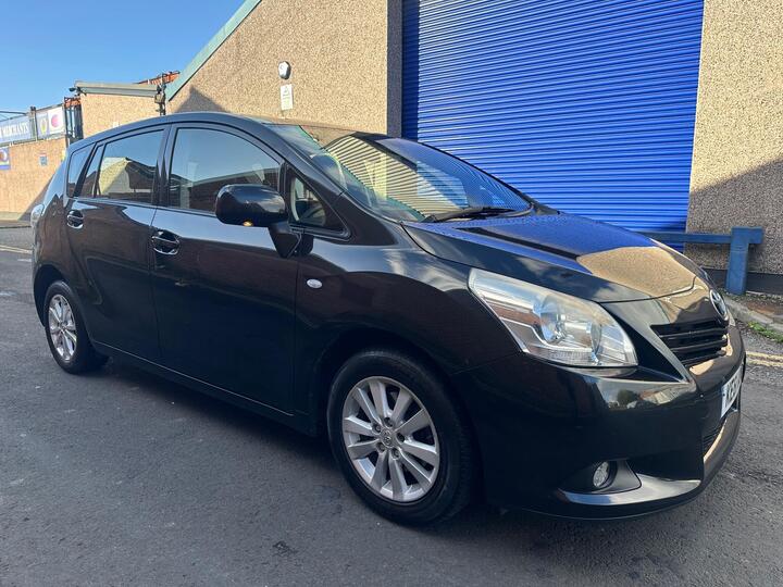 Toyota Verso 2.0 D-4D TR Euro 5 5dr Toyota Verso 2.0 D-4D TR Euro 5 5dr