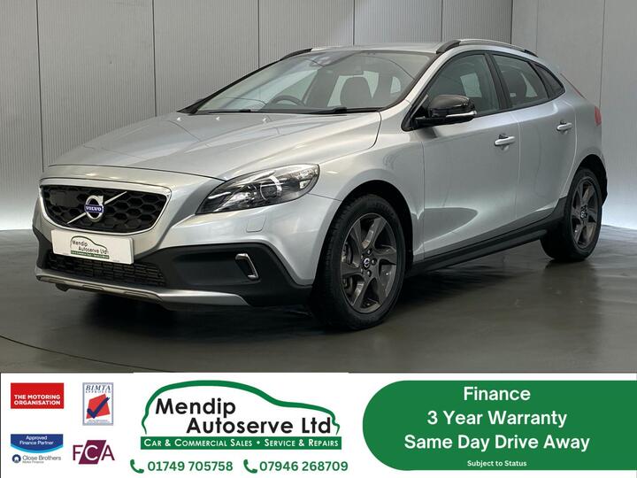 Volvo V40 Cross Country 2.0 T5 Lux Nav Hatchback 5dr Petrol Geartronic AWD Euro 6 (s/s) (245 Ps) Volvo V40 Cross Country 2.0 T5 Lux Nav Hatchback 5dr Petrol Geartronic AWD Euro 6 (s/s) (245 Ps)