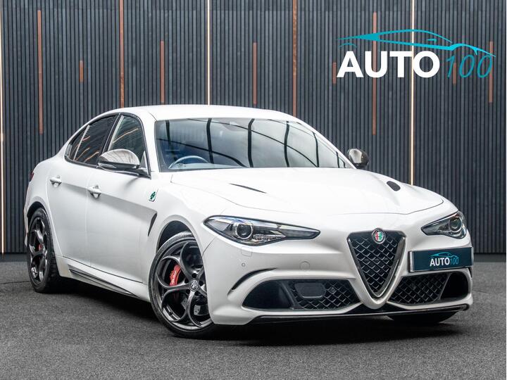 Alfa Romeo Giulia 2.9 V6 Bi-Turbo Quadrifoglio Auto Euro 6 (s/s) 4dr Alfa Romeo Giulia 2.9 V6 Bi-Turbo Quadrifoglio Auto Euro 6 (s/s) 4dr