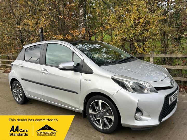 Toyota YARIS 1.5 VVT-h Trend CVT Euro 5 5dr Toyota YARIS 1.5 VVT-h Trend CVT Euro 5 5dr