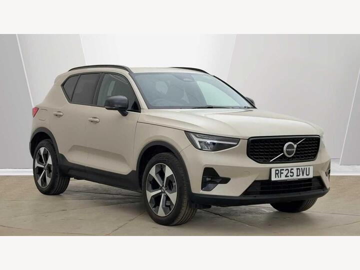 Volvo XC40 2.0 B4 MHEV Plus Dark DCT Auto Euro 6 (s/s) 5dr