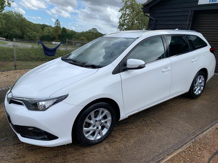 Toyota Auris 1.2 VVT-i Business Edition Touring Sports Euro 6 (s/s) 5dr