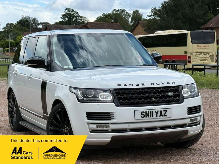 Land Rover Range Rover 3.0 TD V6 Vogue Auto 4WD Euro 6 (s/s) 5dr Land Rover Range Rover 3.0 TD V6 Vogue Auto 4WD Euro 6 (s/s) 5dr