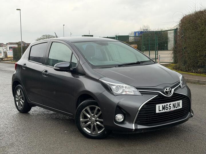 Toyota Yaris 1.33 Dual VVT-i Icon Euro 5 5dr Euro 5 Toyota Yaris 1.33 Dual VVT-i Icon Euro 5 5dr Euro 5