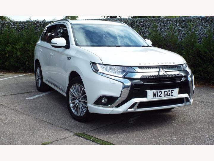 Mitsubishi OUTLANDER HYBRID ELECTRIC ESTATE 2.4h TwinMotor 13.8kWh Design CVT 4WD Euro 6 (s/s) 5dr