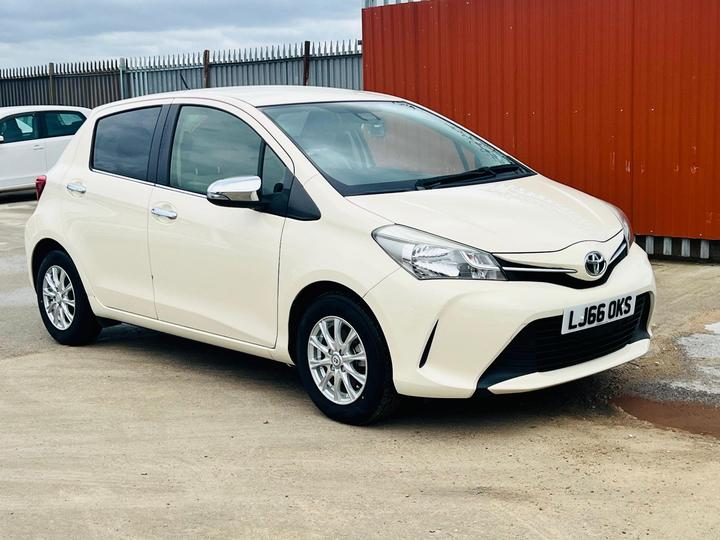 Toyota Yaris 1.33 Dual VVT-i Icon Plus Multidrive S Euro 5 5dr Toyota Yaris 1.33 Dual VVT-i Icon Plus Multidrive S Euro 5 5dr