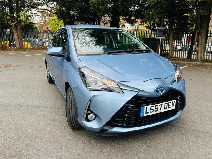 Toyota Yaris 1.5 VVT-h Icon Tech E-CVT Euro 6 (s/s) 5dr