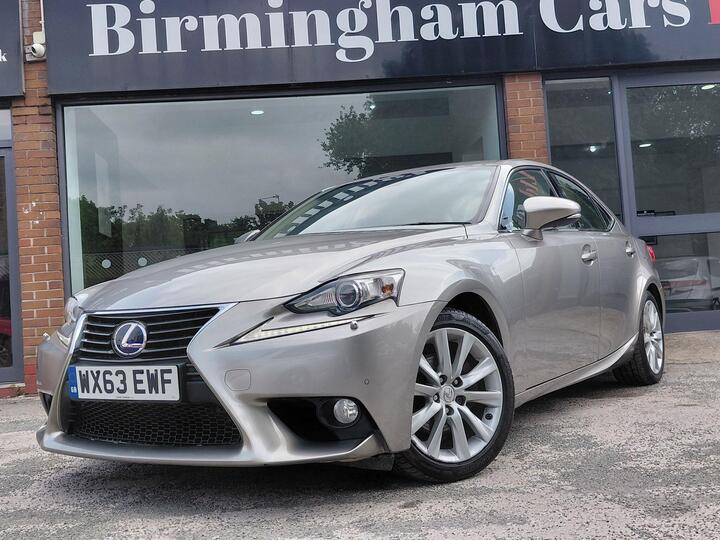 Lexus IS 2.5 300h Luxury E-CVT Euro 5 (s/s) 4dr