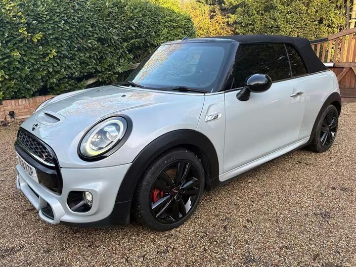 MINI Convertible 2.0 Cooper S Euro 6 (s/s) 2dr MINI Convertible 2.0 Cooper S Euro 6 (s/s) 2dr