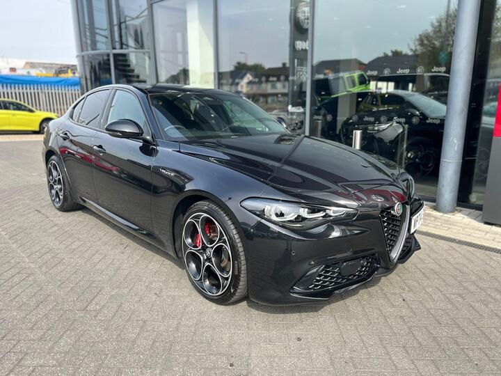 Alfa Romeo Giulia 2.0T Veloce Auto Euro 6 (s/s) 4dr Alfa Romeo Giulia 2.0T Veloce Auto Euro 6 (s/s) 4dr