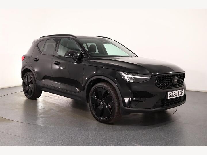 Volvo XC40 2.0 B4 MHEV Plus Black Edition DCT Auto Euro 6 (s/s) 5dr