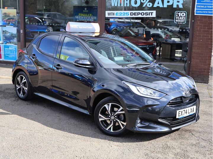 Toyota Yaris 1.5 VVT-h Design E-CVT Euro 6 (s/s) 5dr