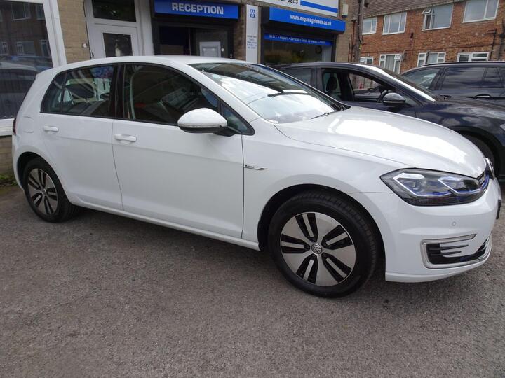Volkswagen E-Golf 35.8kWh E-Golf Auto 5dr