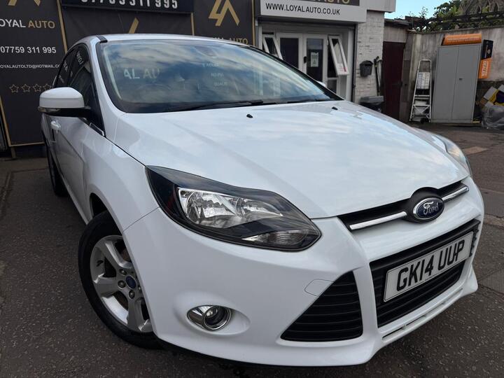 Ford Focus 1.6 Zetec Navigator Euro 5 5dr