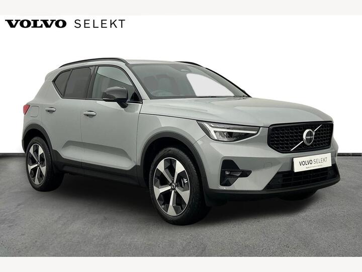Volvo XC40 2.0 B3 MHEV Plus Dark DCT Auto Euro 6 (s/s) 5dr