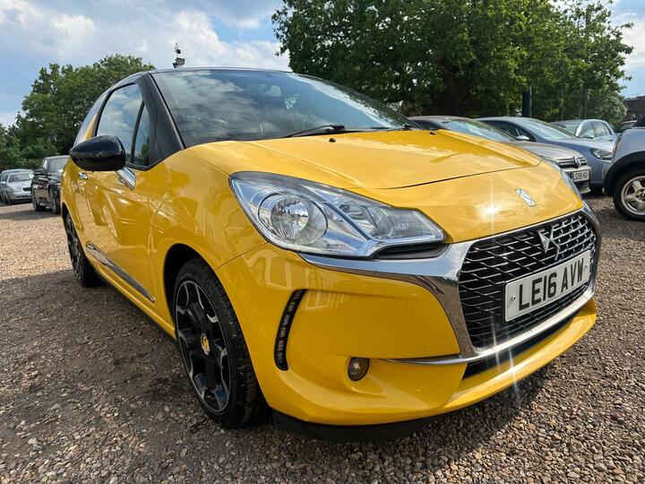 DS AUTOMOBILES DS 3 1.2 PureTech Elegance Euro 6 (s/s) 3dr DS AUTOMOBILES DS 3 1.2 PureTech Elegance Euro 6 (s/s) 3dr